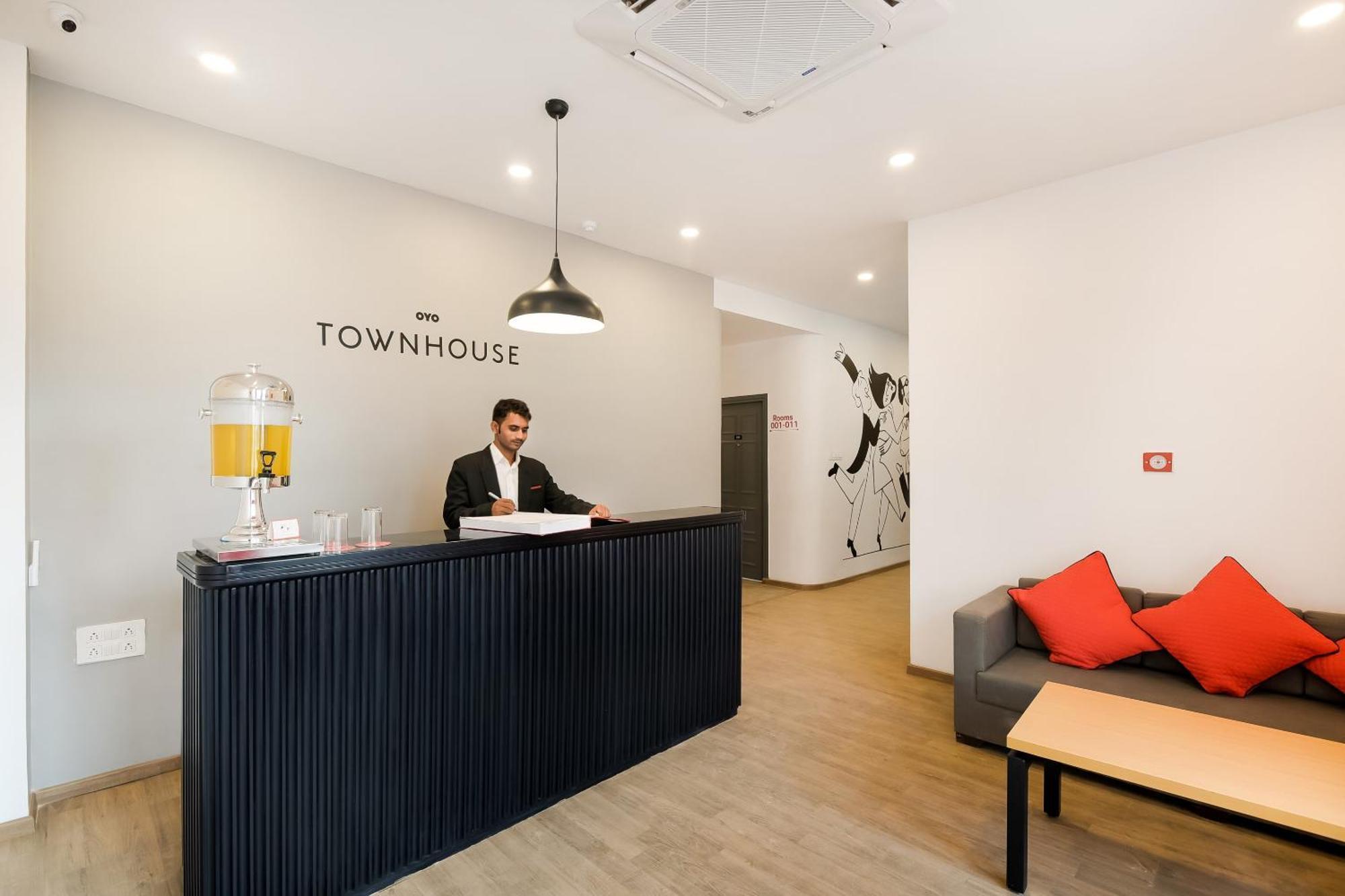 Townhouse The Awadh Airport Near Chaudhary Charan Singh International Airport Hotell Bijnaur Eksteriør bilde
