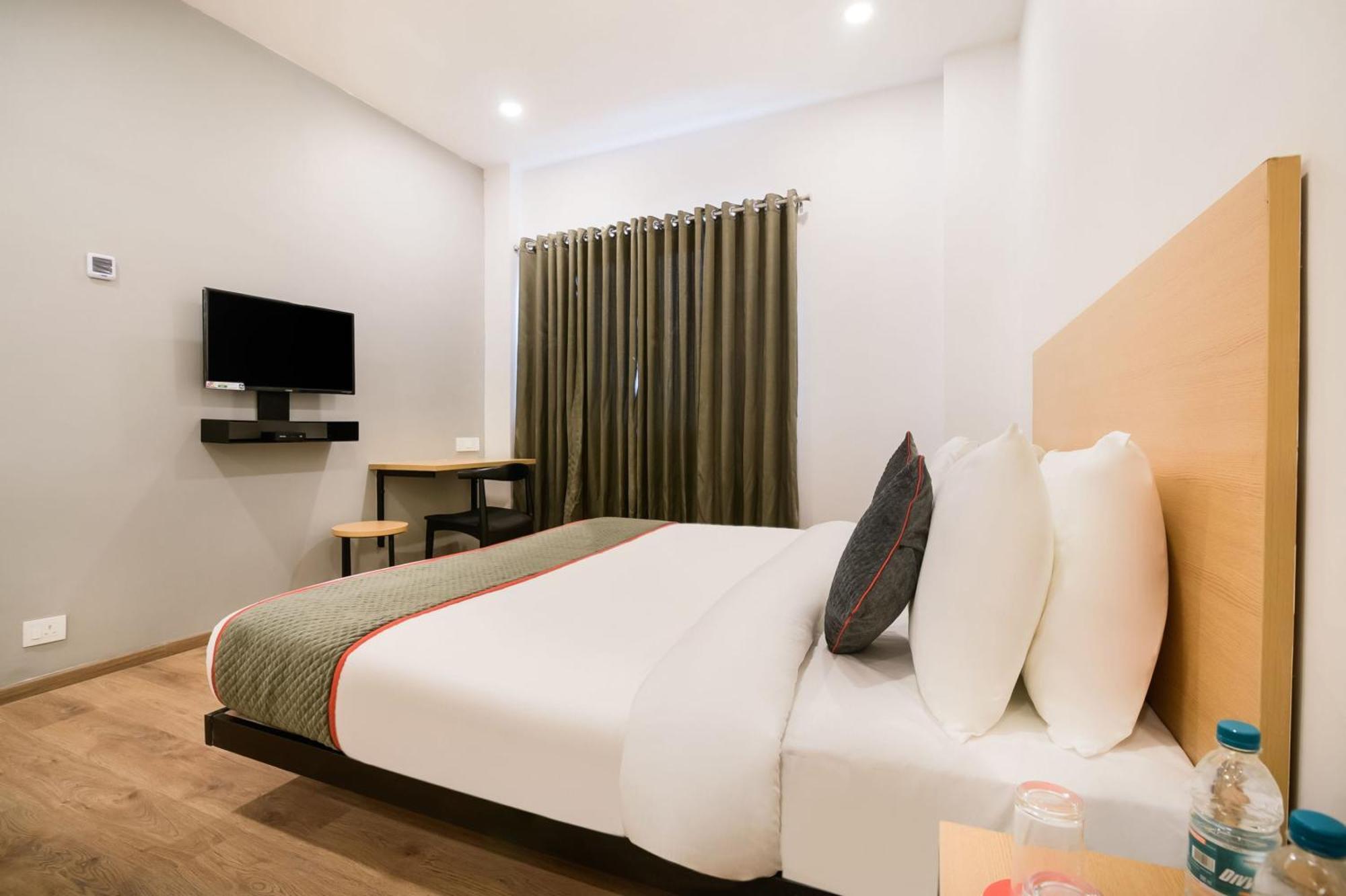 Townhouse The Awadh Airport Near Chaudhary Charan Singh International Airport Hotell Bijnaur Eksteriør bilde