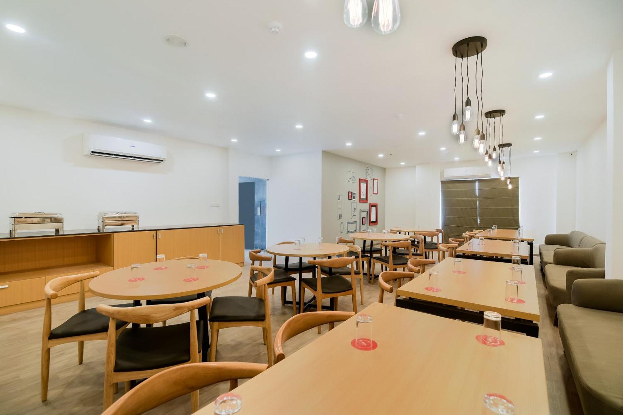 Townhouse The Awadh Airport Near Chaudhary Charan Singh International Airport Hotell Bijnaur Eksteriør bilde