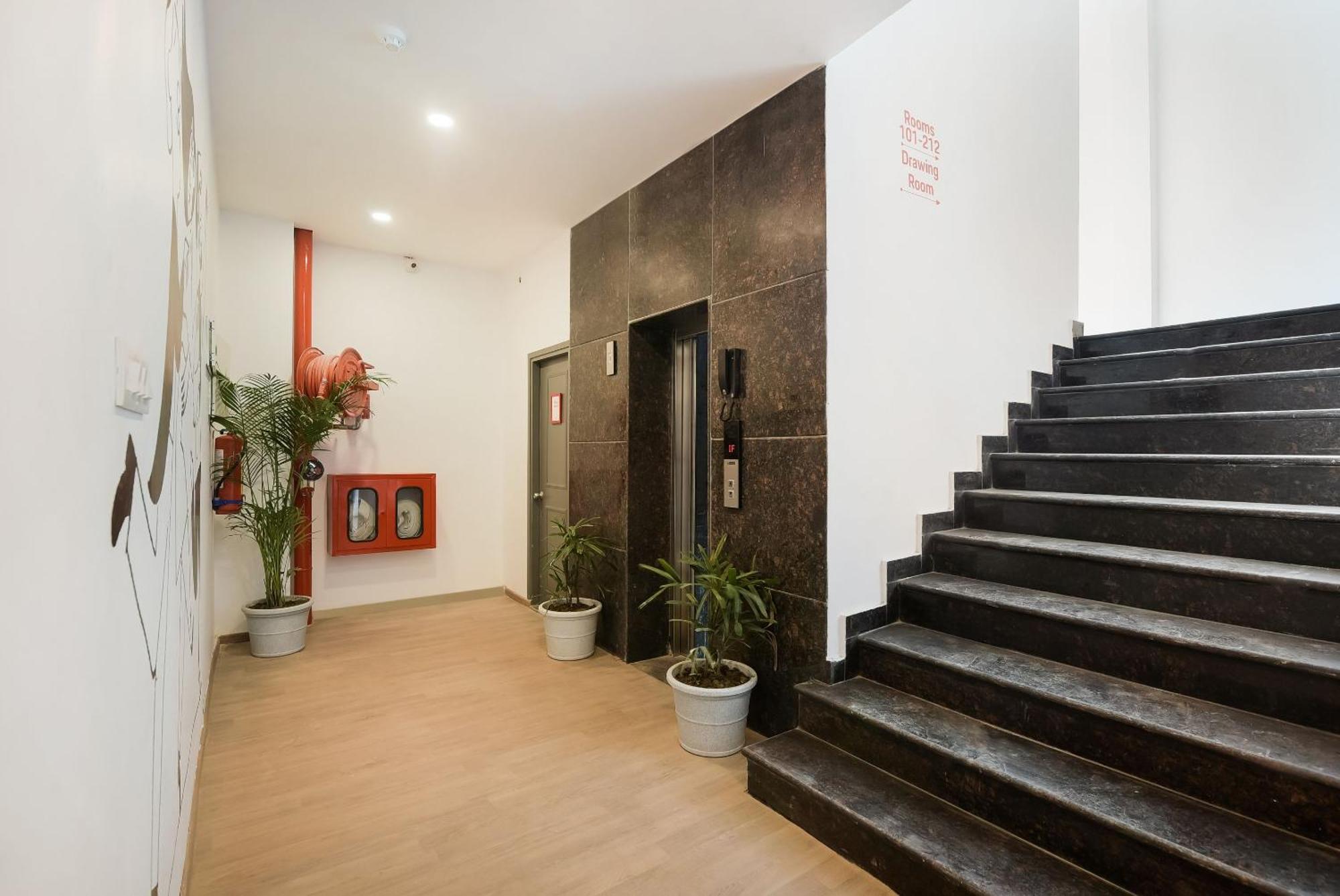Townhouse The Awadh Airport Near Chaudhary Charan Singh International Airport Hotell Bijnaur Eksteriør bilde