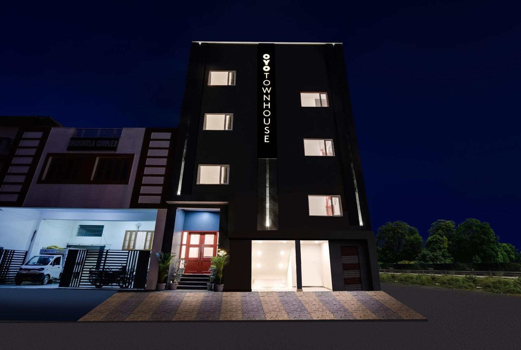 Townhouse The Awadh Airport Near Chaudhary Charan Singh International Airport Hotell Bijnaur Eksteriør bilde